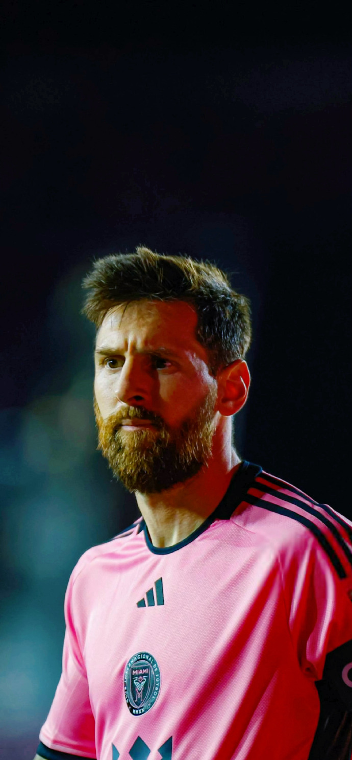 后防线屡屡 后防线屡屡