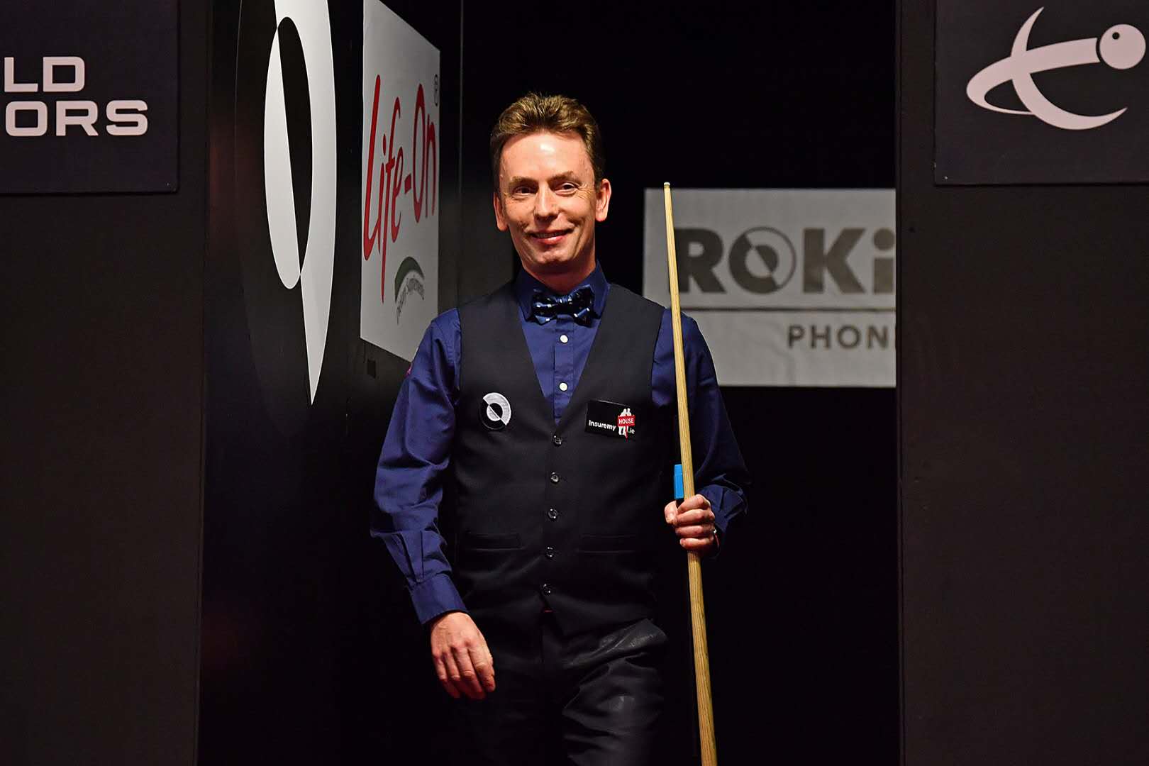 手在你右侧 手在你右侧