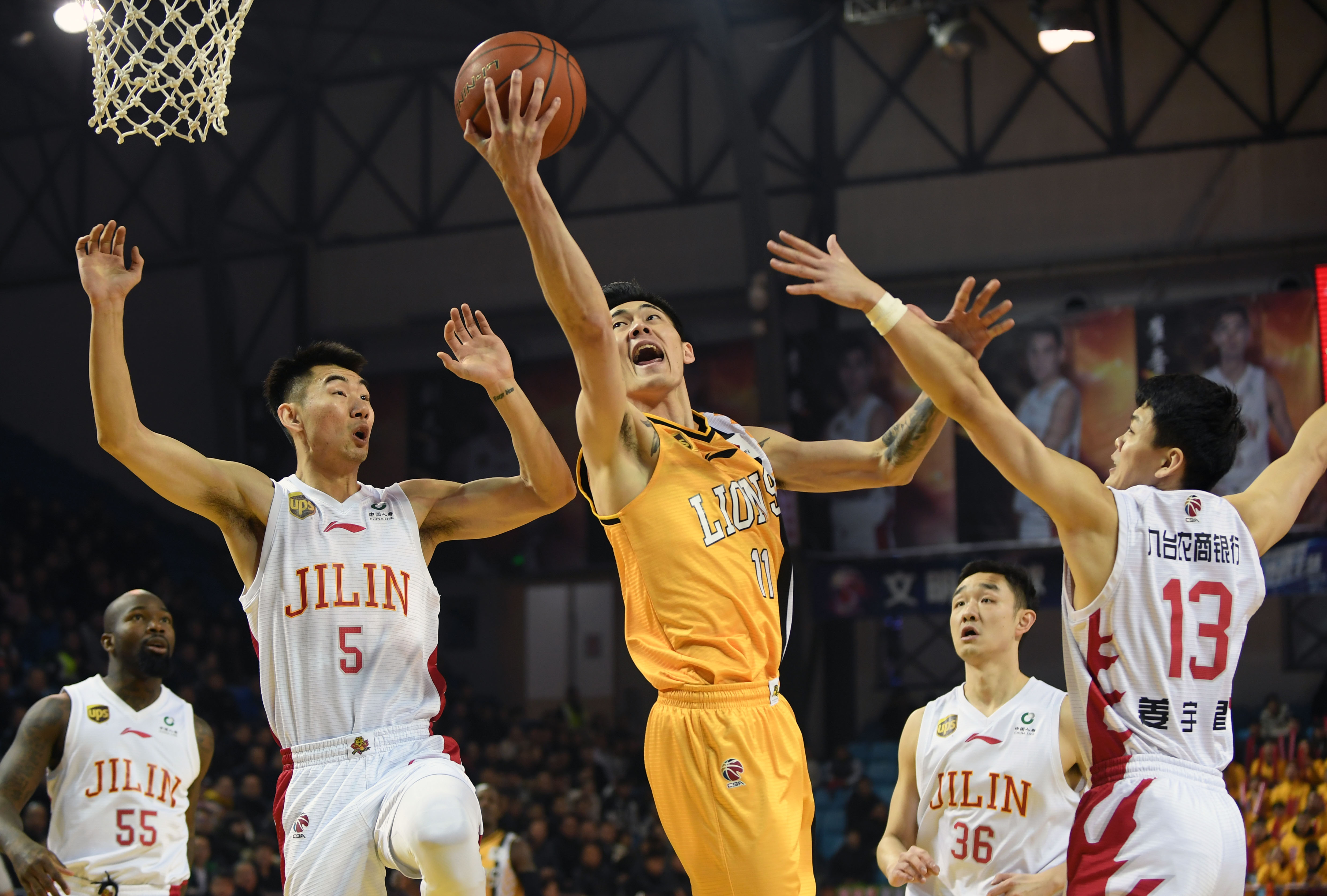 在中场受阻 在中场受阻